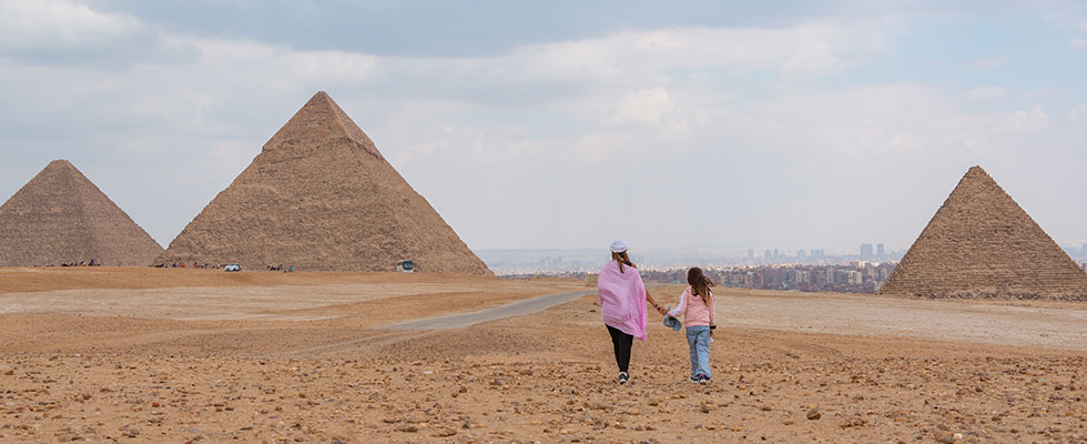 mom and daughter at pyramids